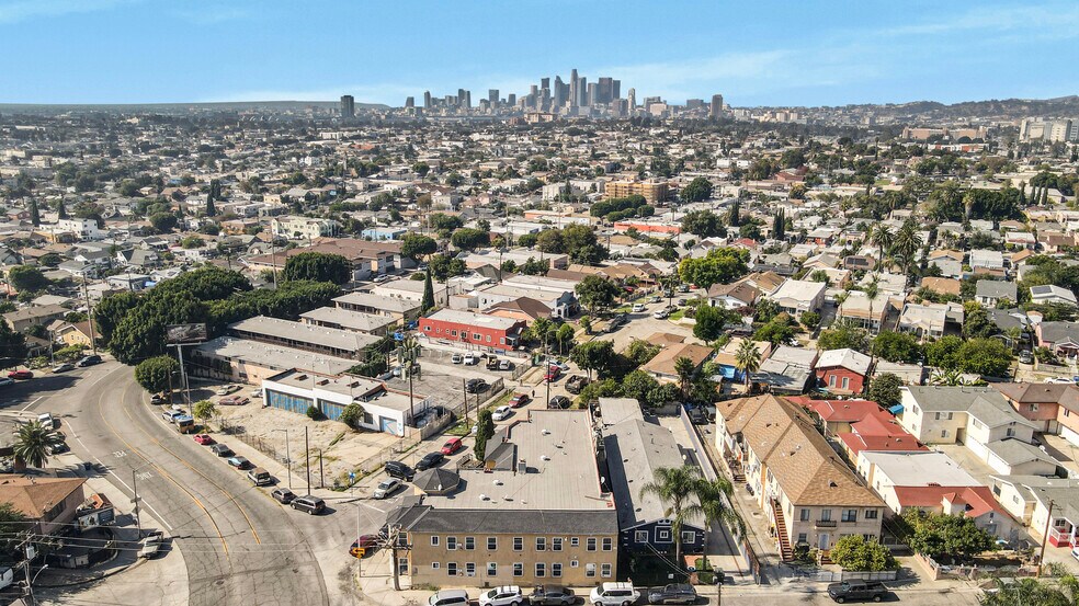 More Photos Of 3209 Dobinson St, Los Angeles Apartments For Sale