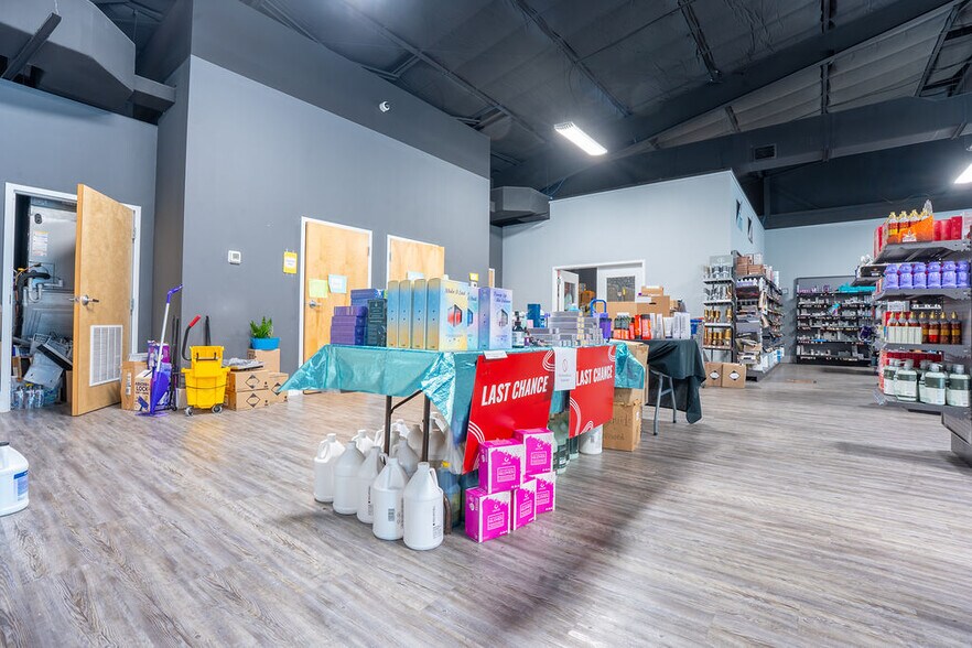 More Photos Of 21 Hollywood Blvd SW, Fort Walton Beach General Retail For Sale