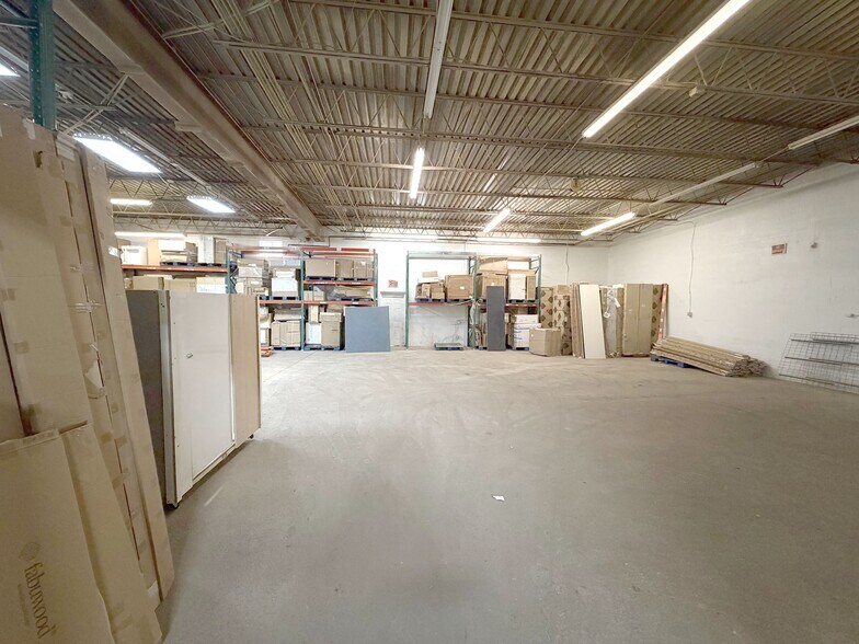 More Photos Of 449 N Cameron St, Winchester Manufacturing For Lease