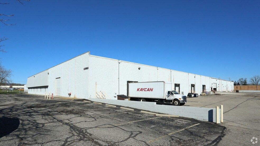More Photos Of 2060-2078 N Integrity Dr, Columbus Warehouse For Lease