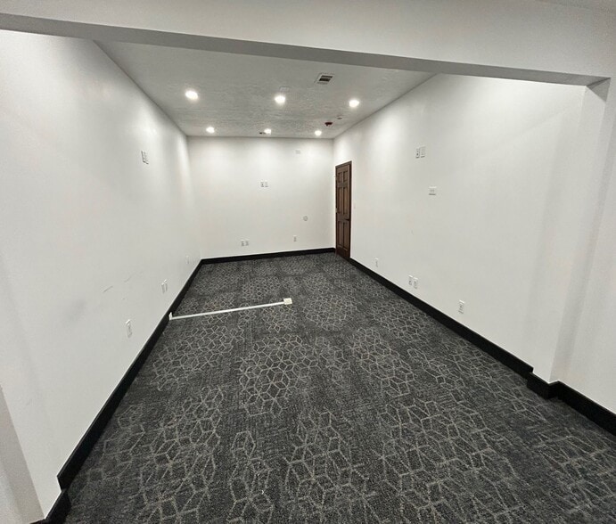 More Photos Of 3003 Bingle Rd, Houston Warehouse For Sale