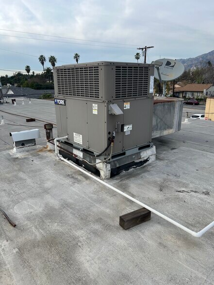 More Photos Of 257-259 S Rosemead Blvd, Pasadena Storefront Retail Residential For Sale