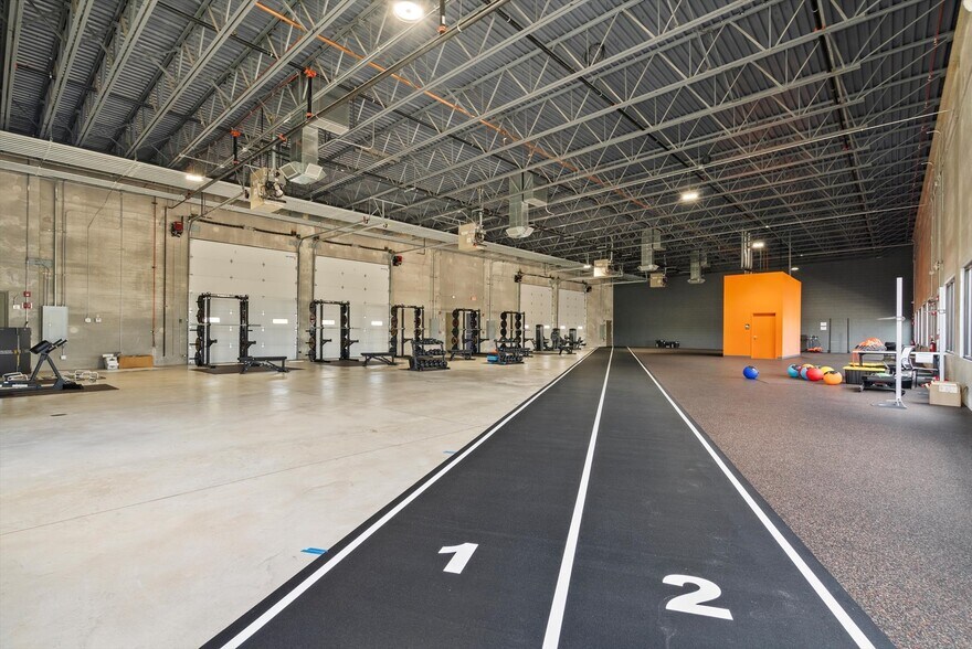 More Photos Of 1414-1440 Bolingbrook Dr, Romeoville Industrial For Sale