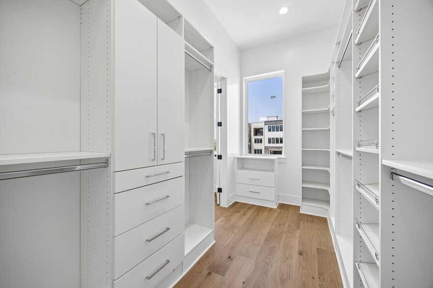 More Photos Of 5821 Winsome Ln, Houston Apartments For Sale