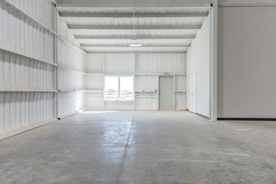 More Photos Of 3216 116th st, Lubbock Warehouse For Sale