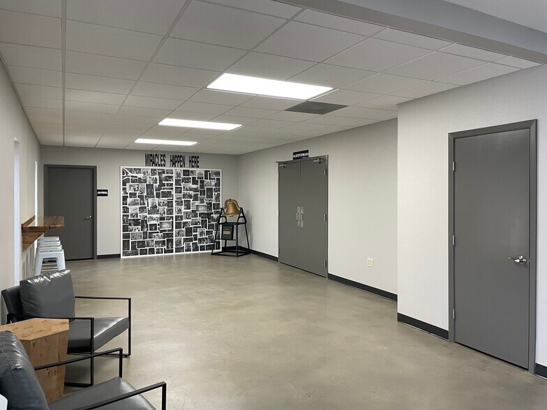 More Photos Of 6600 New York Ave, Arlington General Retail For Lease