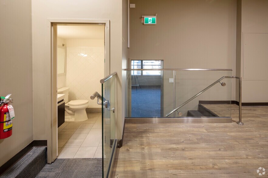 More Photos Of 112 6th Av E, Vancouver Unknown For Lease