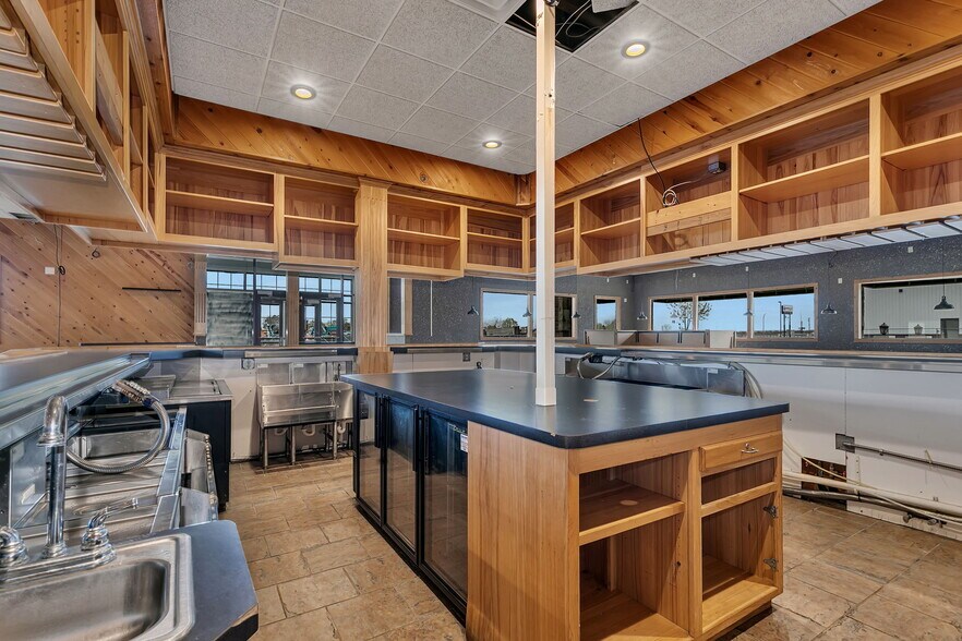 More Photos Of 14860 165th Ave, Becker Restaurant For Sale