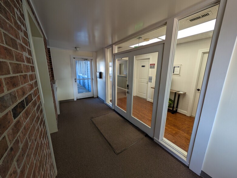 More Photos Of 1717 Legion Rd, Chapel Hill Coworking Space