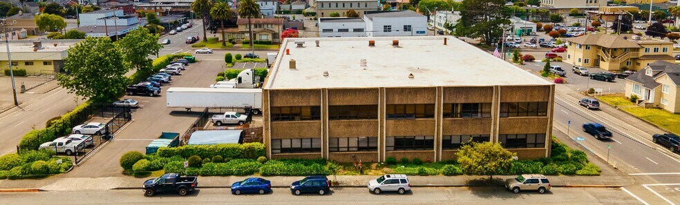 More Photos Of 930 6th St, Eureka Flex For Lease