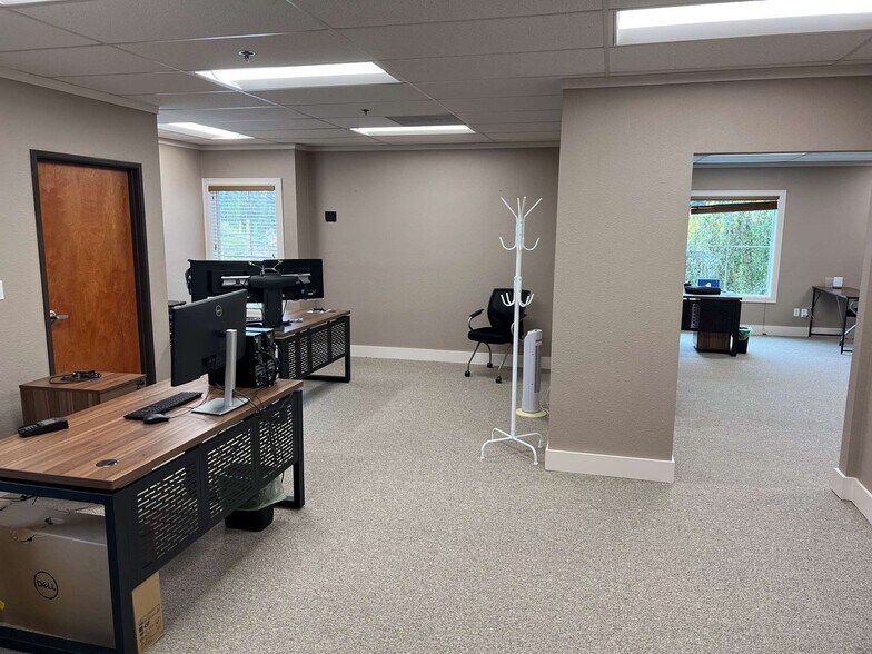 More Photos Of 9570 SW Beaverton Hillsdale Hwy, Beaverton Office For Sale