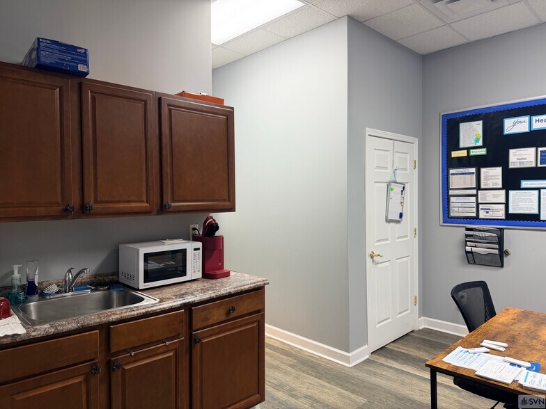 More Photos Of 119 Canal St, Pooler Office For Lease