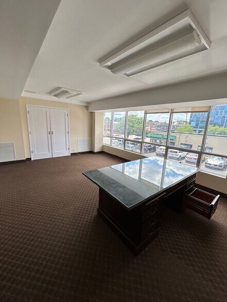 More Photos Of 215-45 Northern Blvd, Bayside Freestanding For Lease