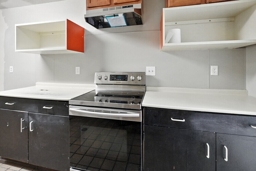 More Photos Of 4310 Barkoskie Rd, Jacksonville Daycare Center For Sale