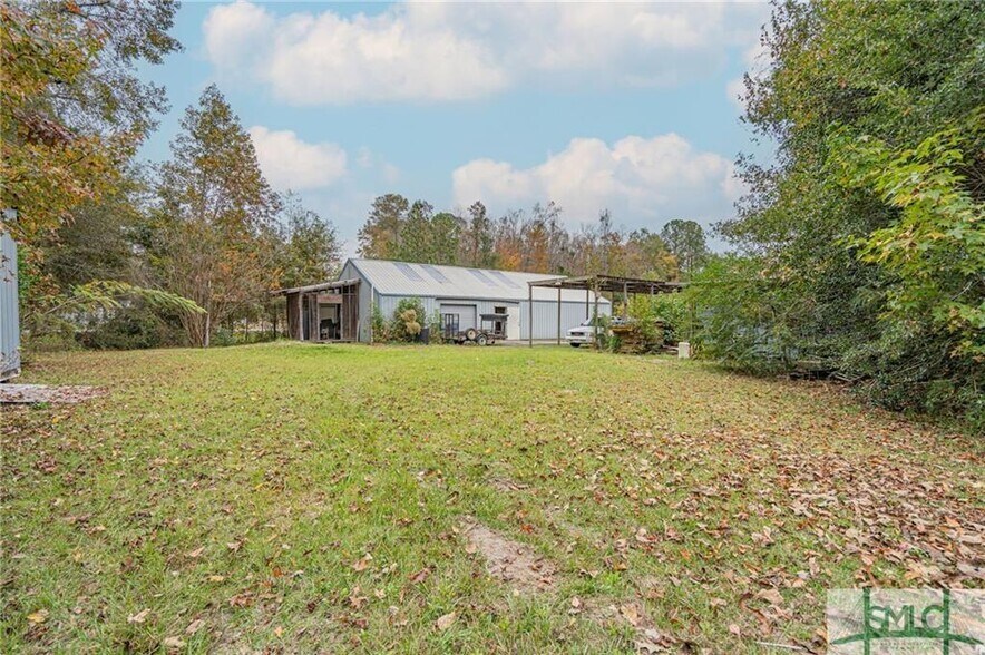 More Photos Of 895 W Highway 80, Eden General Retail For Sale