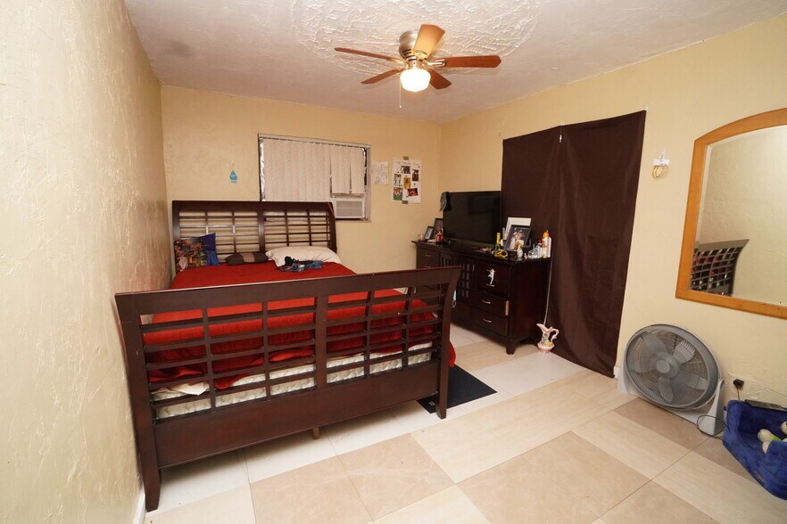 More Photos Of 602-608 NW 1st St, Dania Apartments For Sale