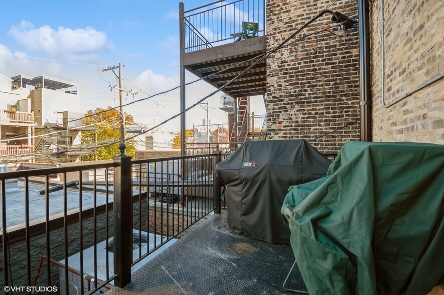 More Photos Of 1528 W Fullerton Ave, Chicago Storefront Retail Residential For Sale