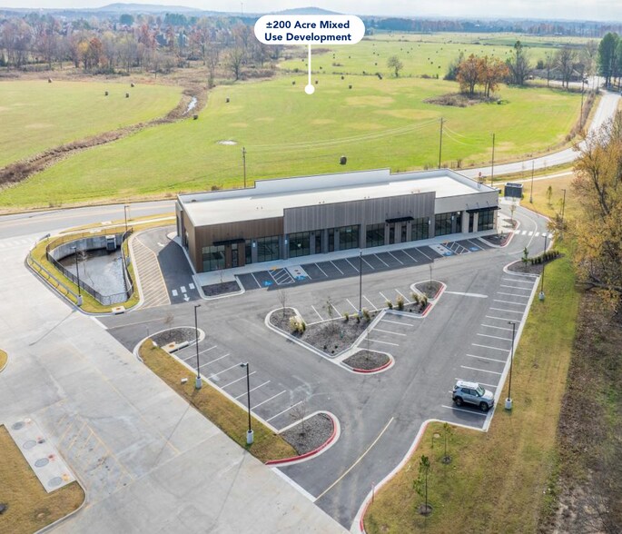 More Photos Of 5400 S Pinnacle Hills Pky, Rogers Storefront For Sale