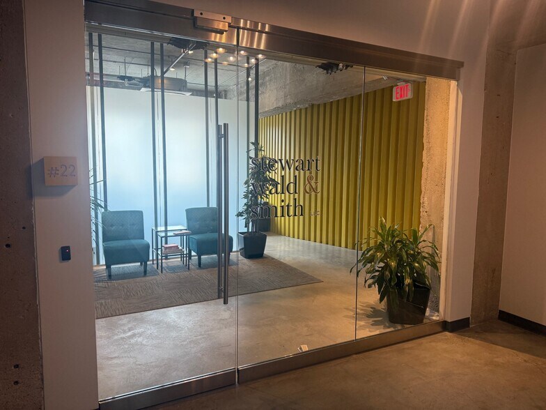 More Photos Of 2100 Central St, Kansas City Office For Lease