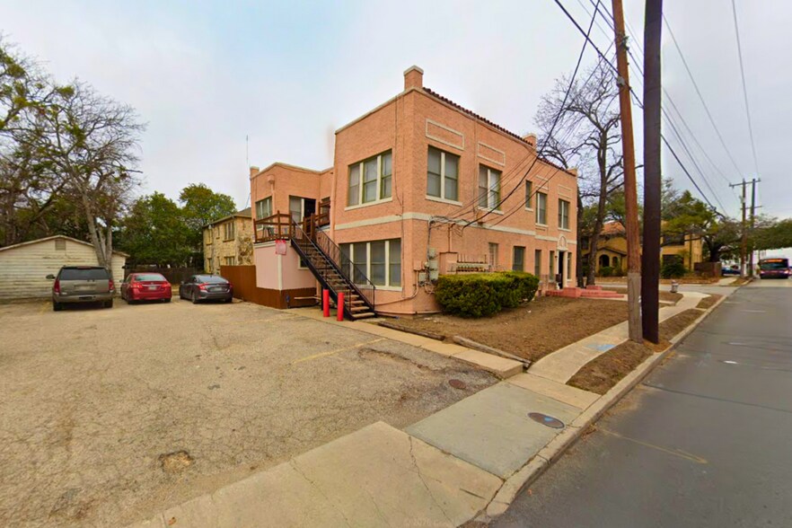 More Photos Of 400 W Lynwood Ave, San Antonio Apartments For Sale