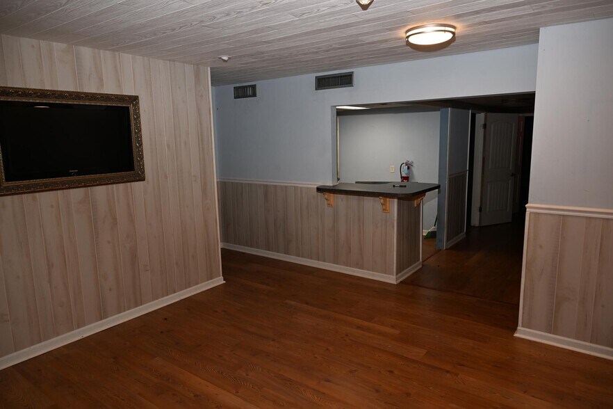 More Photos Of 1218 14th Ave N, Texas City Loft Creative Space For Sale