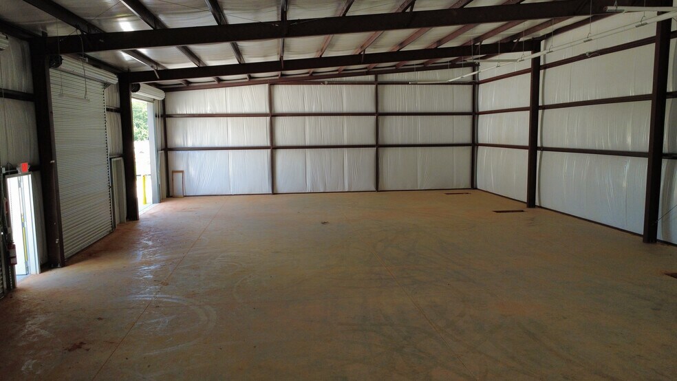 More Photos Of 200 Porter Rd, Conroe Unknown For Lease