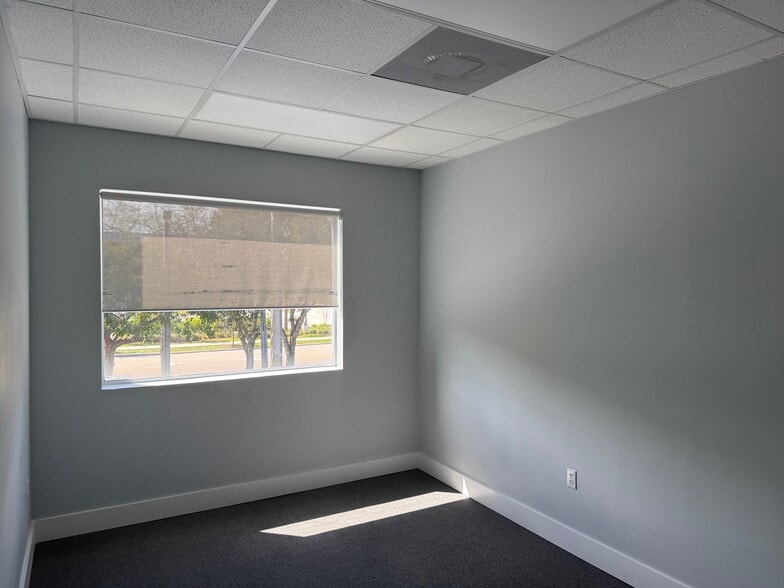 More Photos Of 13195 SW 134th St, Miami Storefront Retail Office For Lease