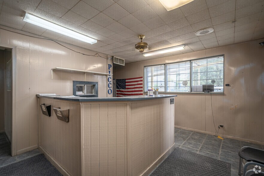 More Photos Of 11601 McKinley St, Houston Manufacturing For Sale