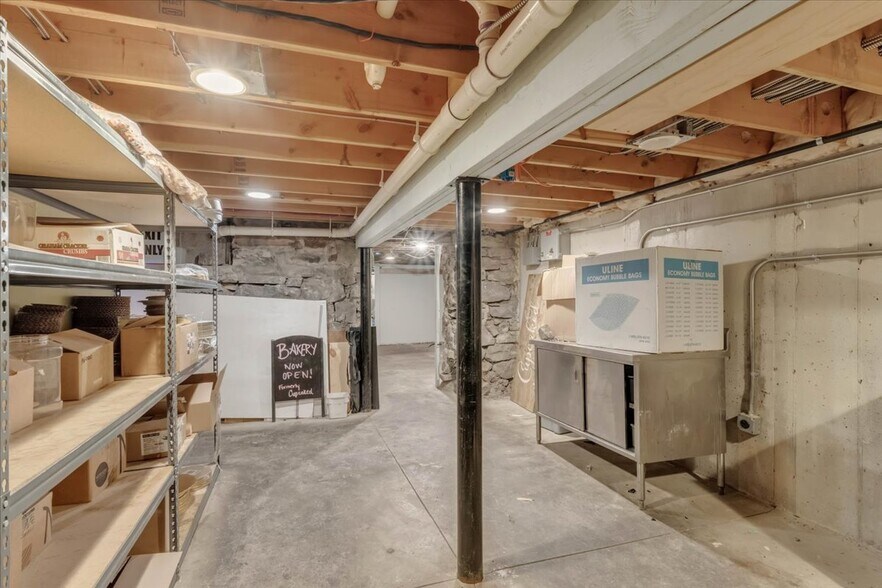 More Photos Of 24 Monroe St, Ellicottville Bar For Sale