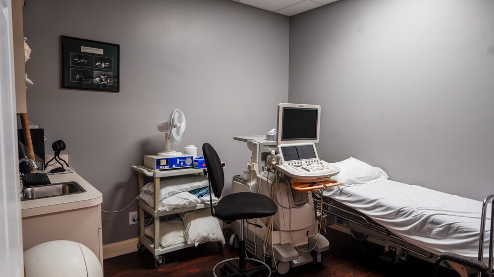 More Photos Of 3900 Clark Rd, Sarasota Medical For Sale