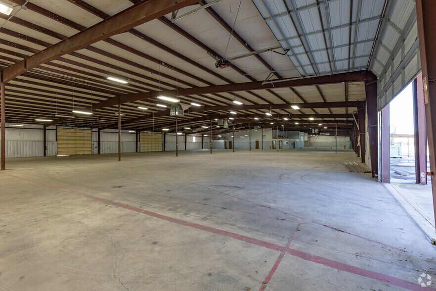More Photos Of 12306 Shiloh Church Rd, Houston Warehouse For Lease