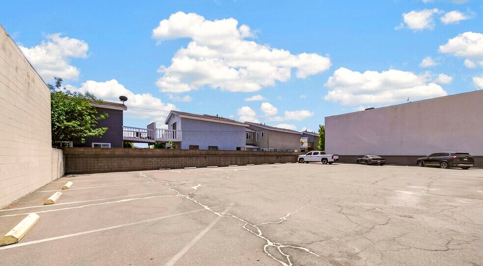 More Photos Of 248 E Carson St, Carson Restaurant For Sale