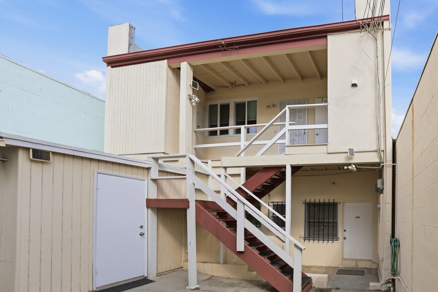 More Photos Of 3521 Ocean View Blvd, Glendale General Retail For Sale