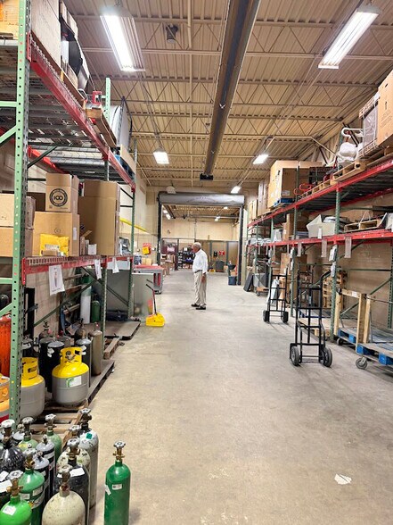 More Photos Of 2200 E Eleven Mile Rd, Warren Warehouse For Lease
