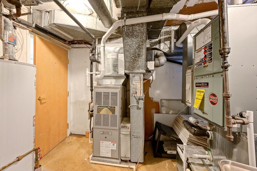 More Photos Of 71 E Hollister St, Cincinnati Medical For Lease