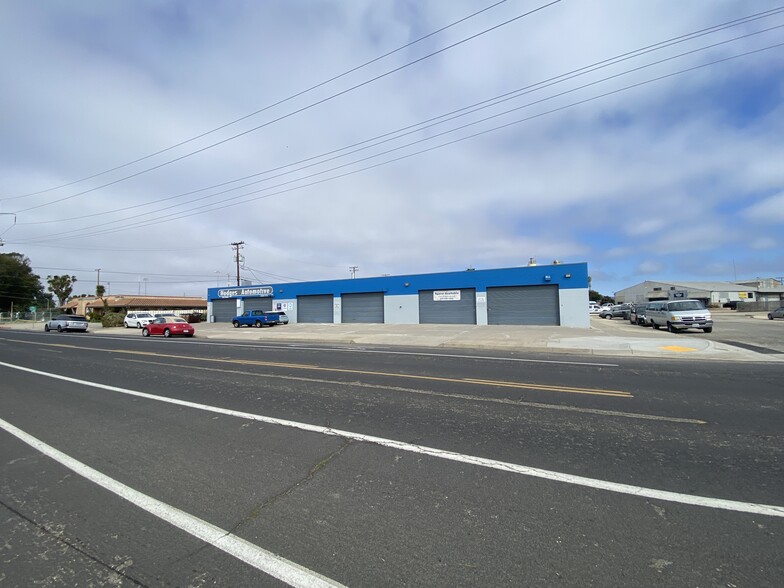 Primary Photo Of 807-811 E Chestnut Ave, Lompoc Service For Lease