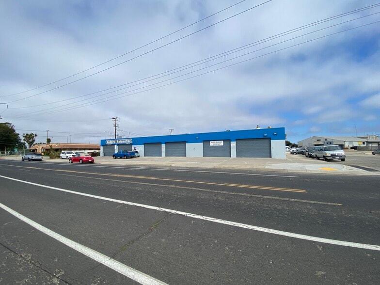 Primary Photo Of 811-811 E Chestnut Ave, Lompoc Service For Lease