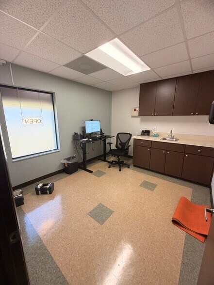 More Photos Of 3251 N 66th St, Saint Petersburg Medical For Lease
