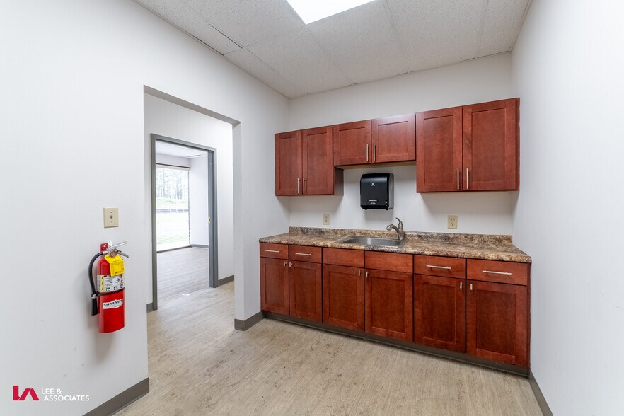 More Photos Of 4938 S Atlanta Rd SE, Atlanta Warehouse For Lease