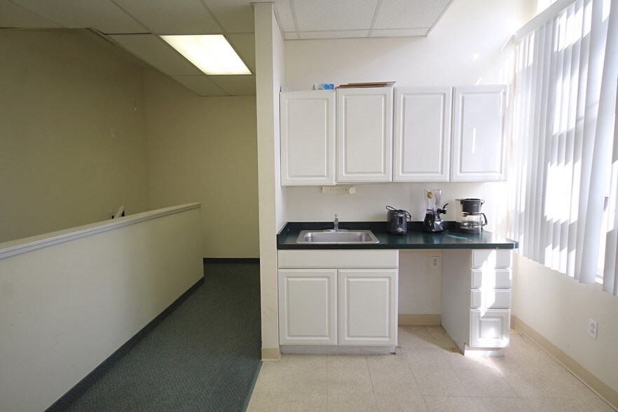 More Photos Of 15 1st St, Staten Island Office For Sale