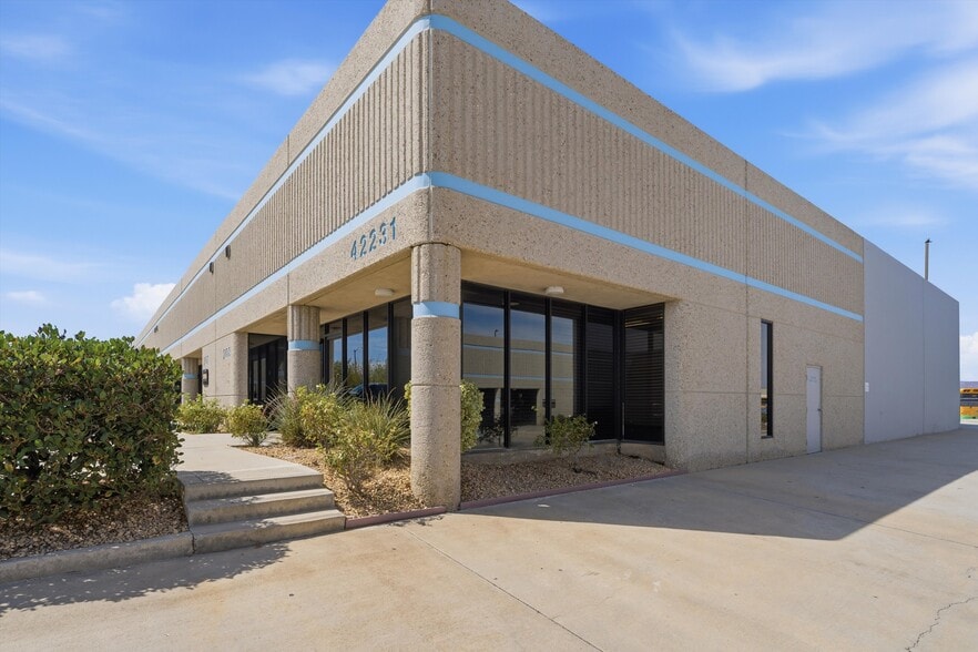 More Photos Of 42207 6th St W, Lancaster Warehouse For Lease