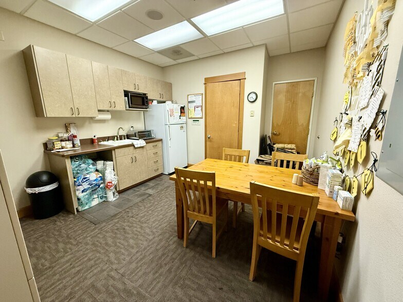 More Photos Of 1569 SW Nancy Way, Bend Medical For Lease
