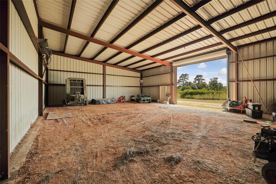 More Photos Of 14945 Wiggins Rd, Conroe Industrial For Sale