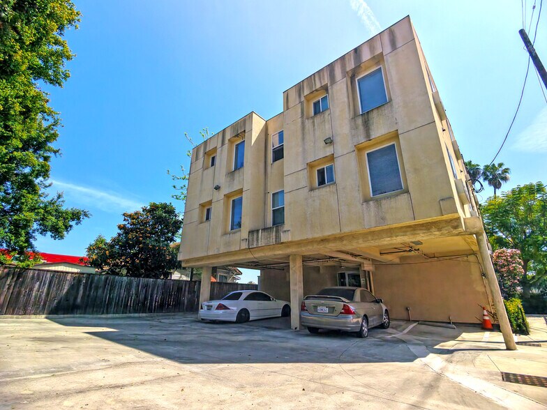 More Photos Of 5073 Huntington Dr N, Los Angeles Apartments For Sale