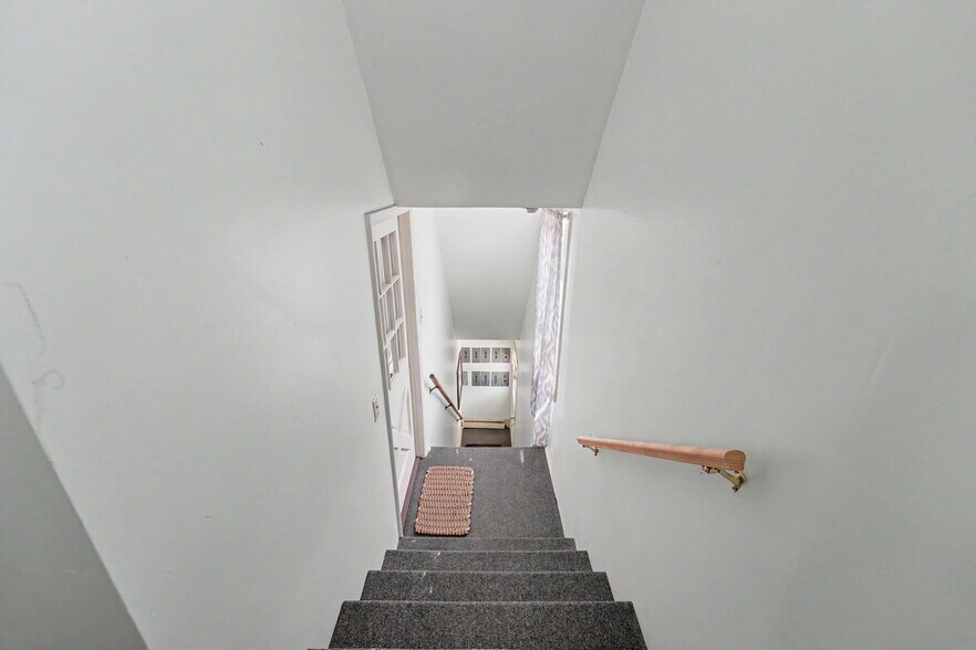 More Photos Of 4344 W Summit St, Lakewood Multifamily For Sale