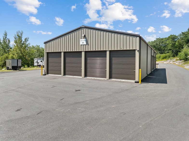More Photos Of 30 Waterford Pl, Laconia Self Storage For Sale