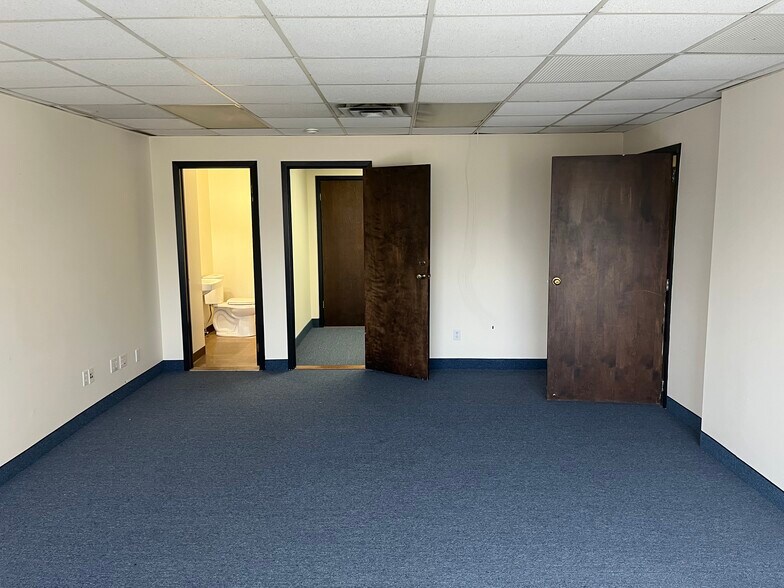 More Photos Of 914 Mount Kemble Ave, Morristown Office For Lease