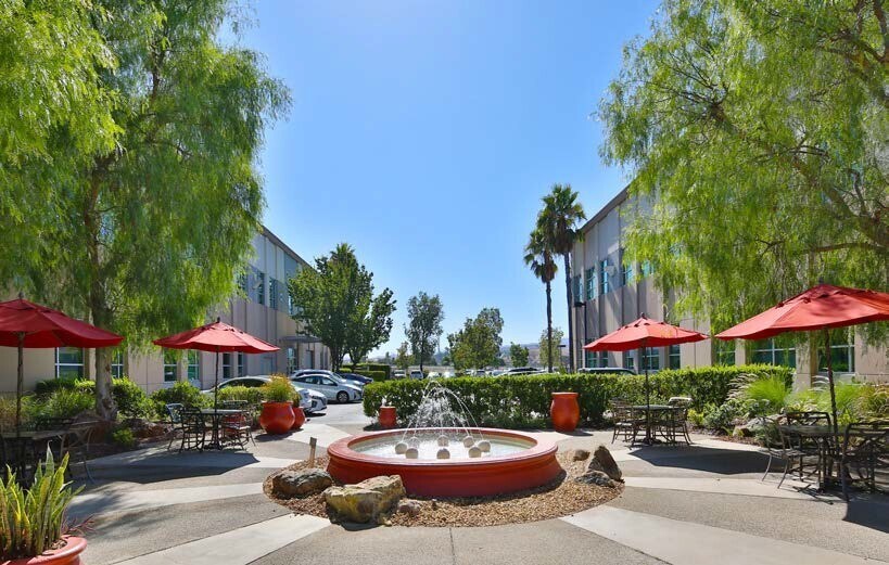 More Photos Of 27240 W Turnberry Ln, Valencia Office For Lease