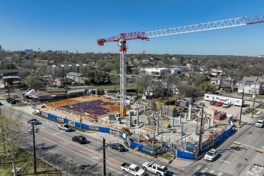 Primary Photo Of 2422 E 7th St, Austin Office For Lease