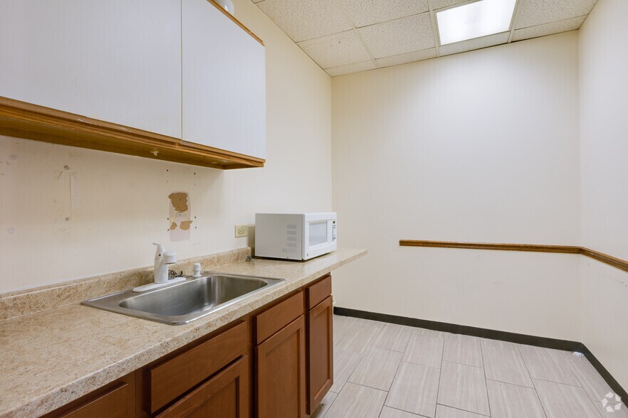 More Photos Of 12021 S Harlem Ave, Palos Heights Medical For Sale